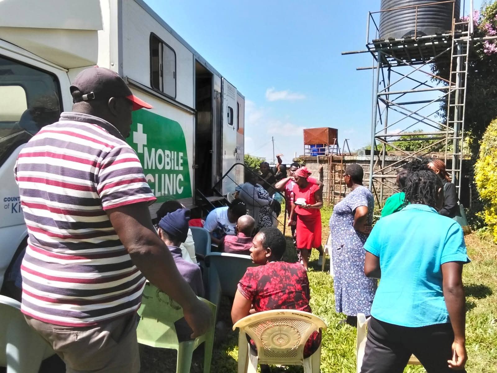 Mobile clinic vehicle